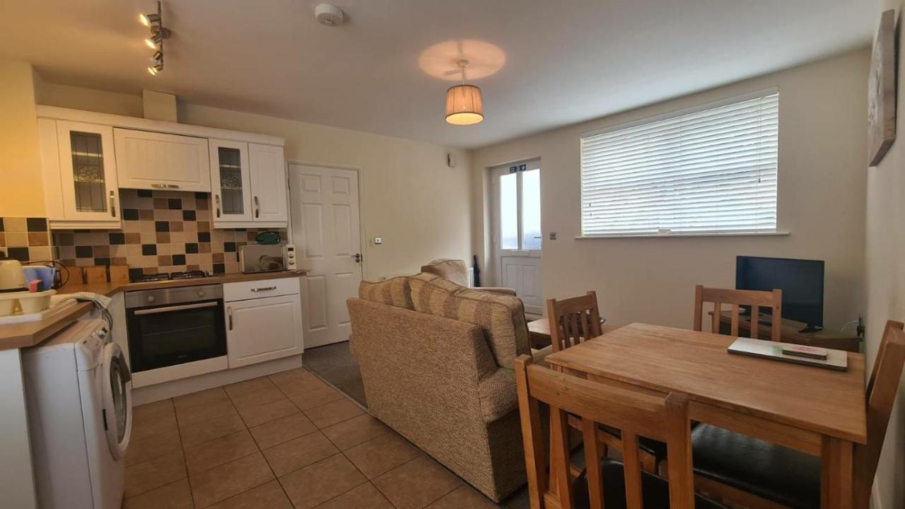 Barroon Castle Apartments, Near Airport, Free Parking, By Derbnb キャッスル・ドニントン エクステリア 写真