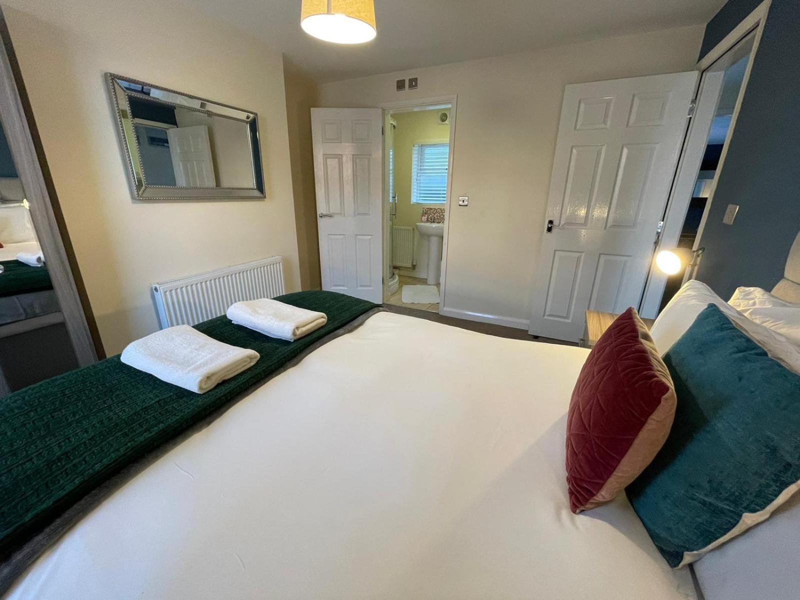 Barroon Castle Apartments, Near Airport, Free Parking, By Derbnb キャッスル・ドニントン エクステリア 写真